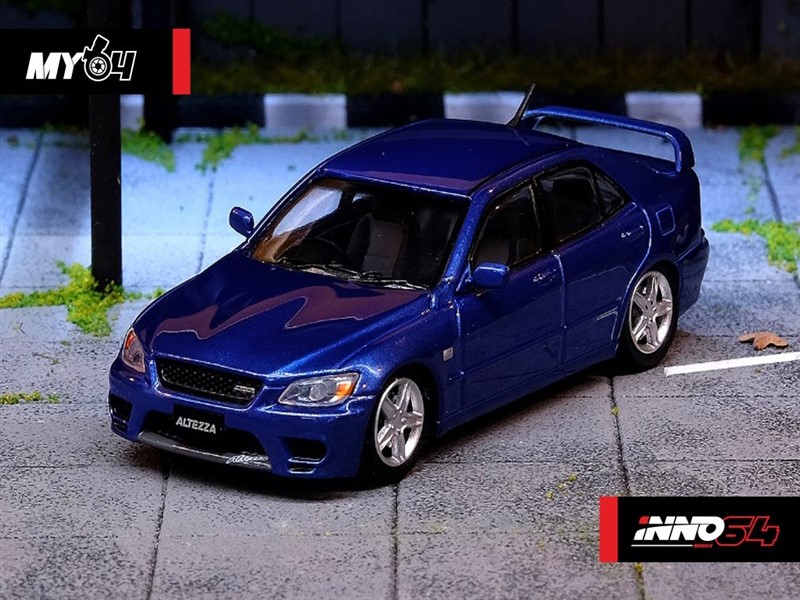 1:64 Toyota Altezza RS200 Blue (Japan Special Model)